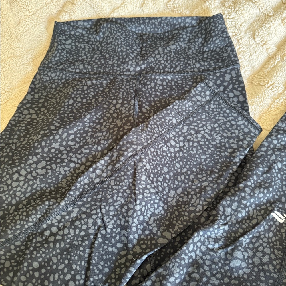 2/$20 Fabletics Powerhold Leggings